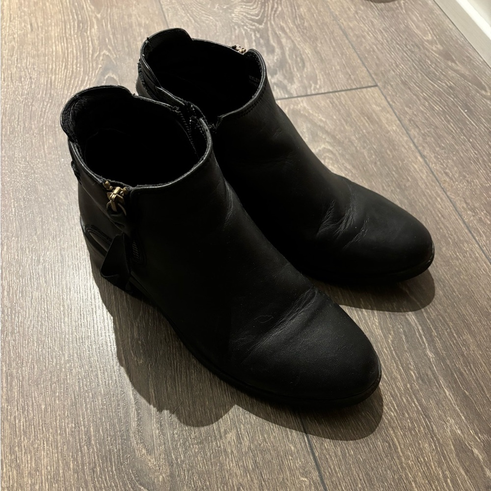 Steve Madden Black Boots